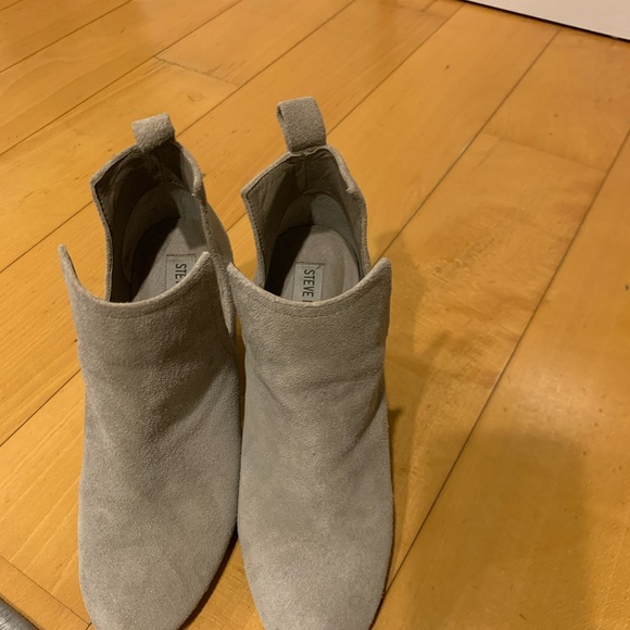 Steve Madden grey booties - Picture 5 of 5